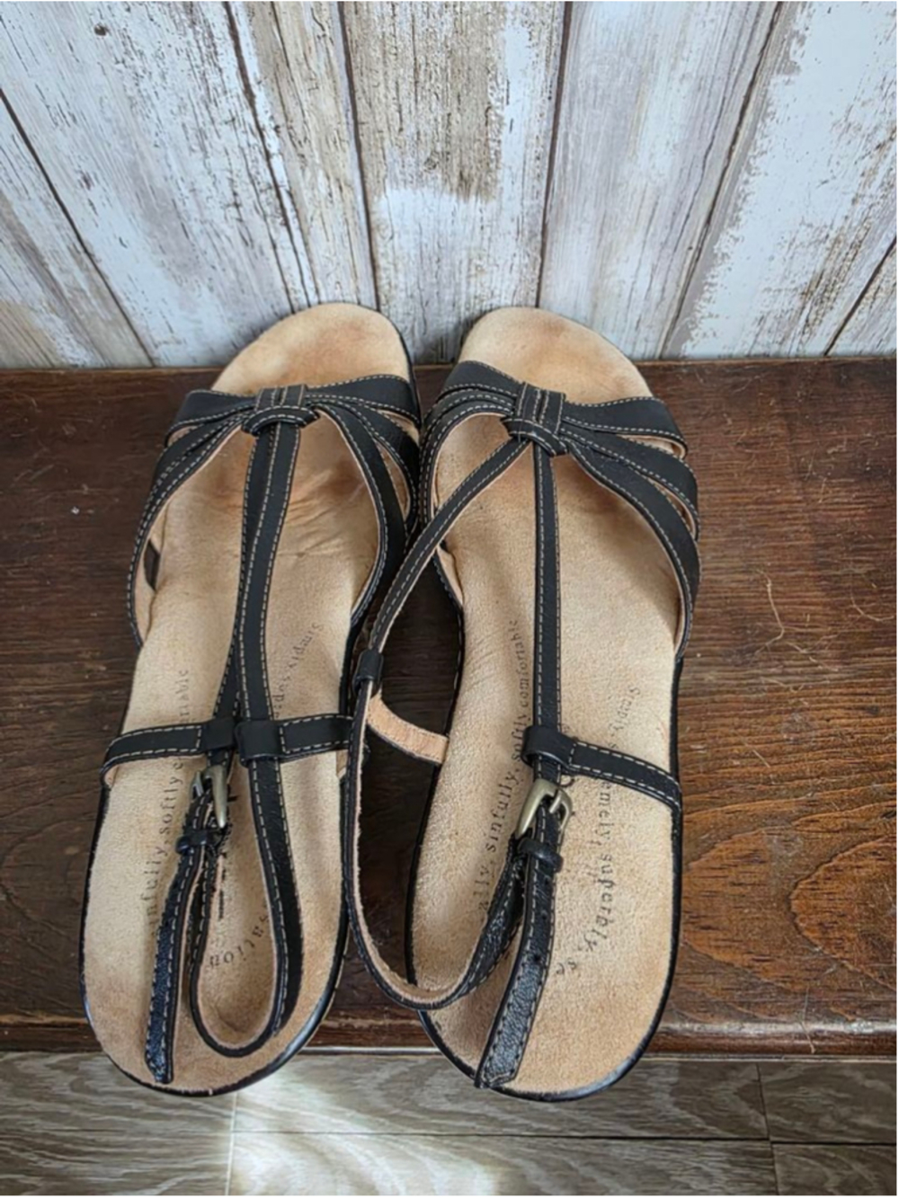 Women's Softspots Black Beige Leather Wedge Sandals Size 8 - Picture 7 of 11
